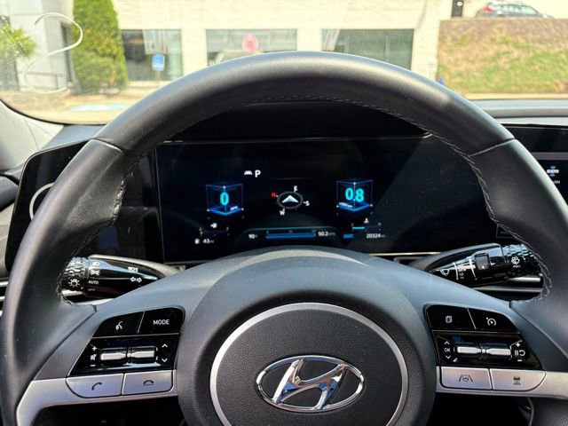 Used 2023 Hyundai Elantra SEL w/ Convenience Package FWD image 19