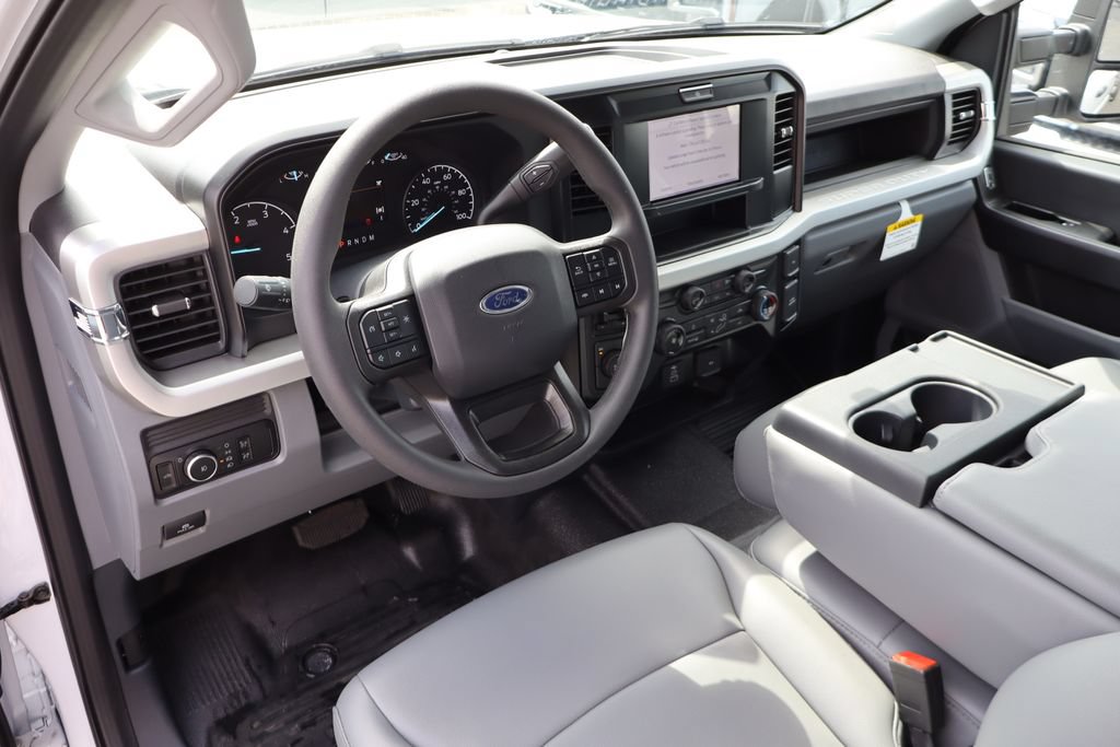Used 2025 Ford F550 4x4 Crew Cab Super Duty image 5