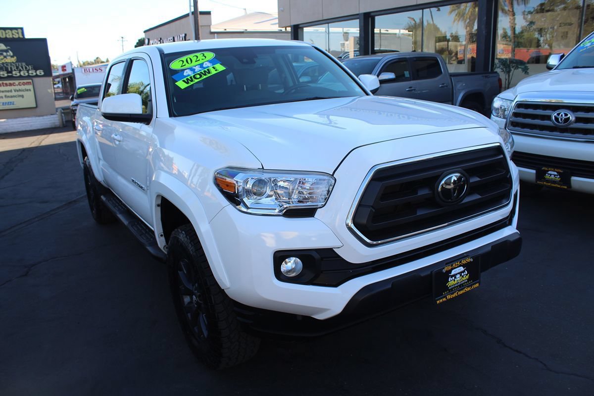 Used 2023 Toyota Tacoma SR5 AWD/4WD image 8