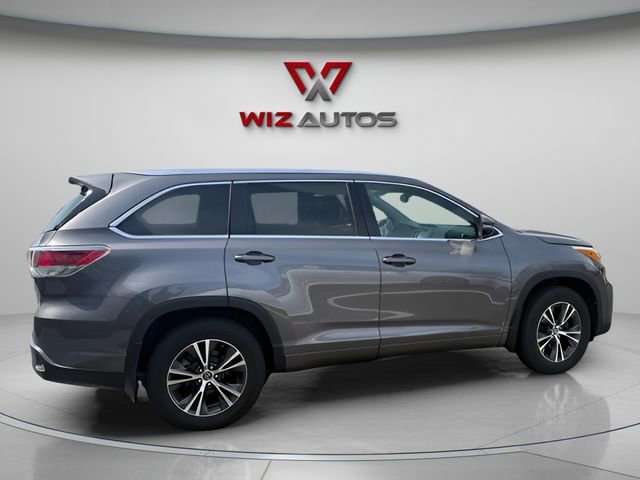 Used 2016 Toyota Highlander XLE AWD/4WD image 6