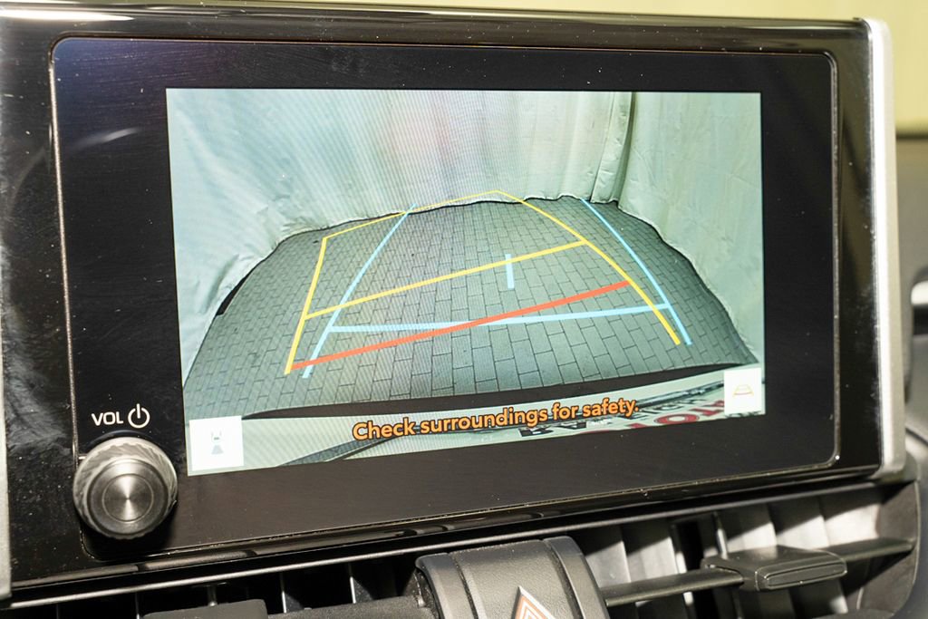 Used 2025 Toyota RAV4 LE image 12