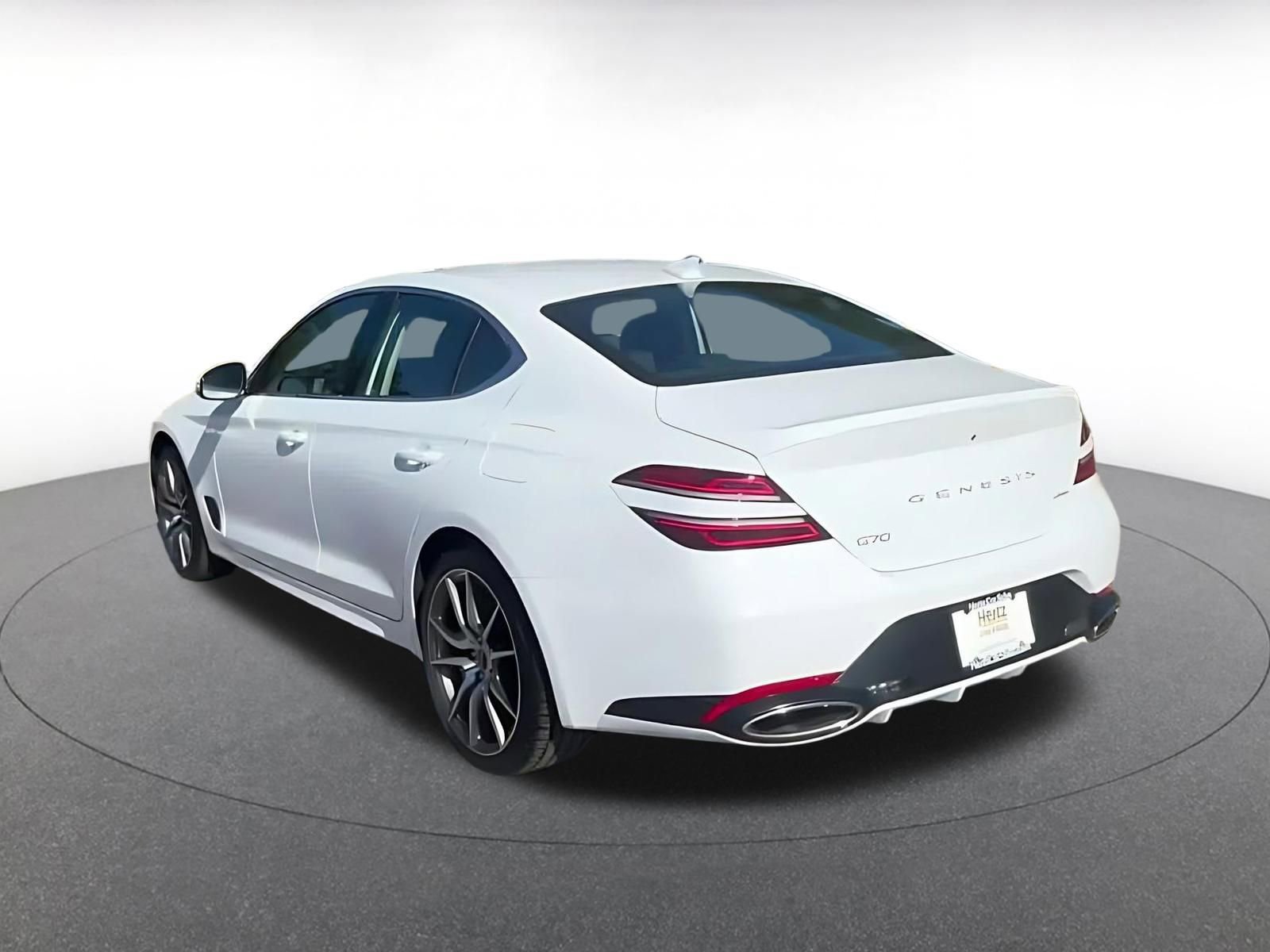 Used 2025 Genesis G70 2.5T image 11