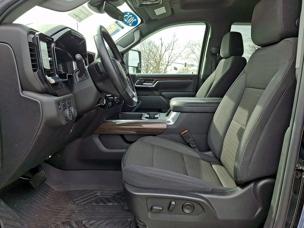 Used 2025 Chevrolet Silverado 2500 LT image 13