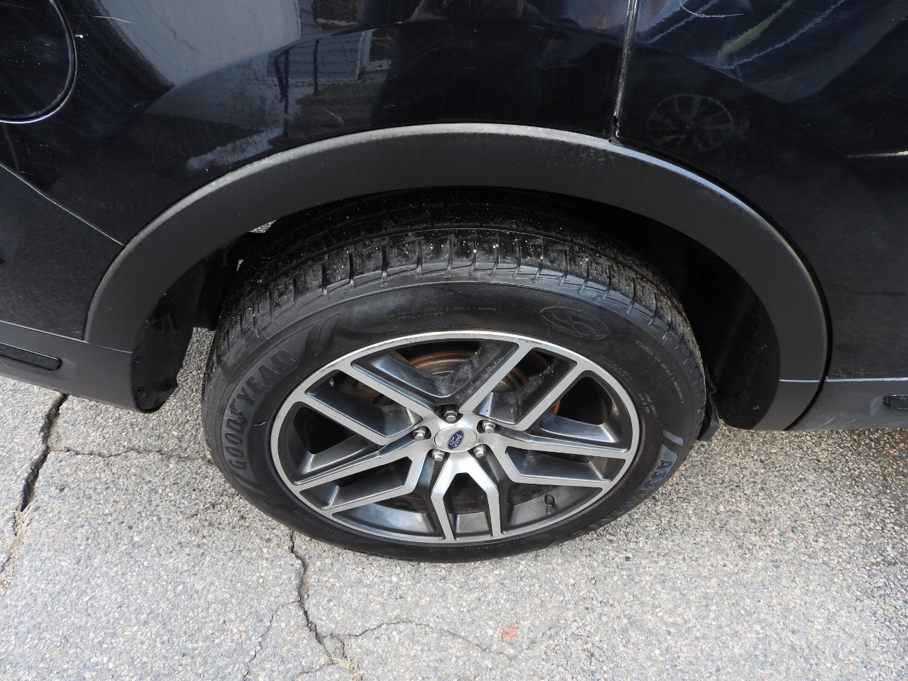 Used 2018 Ford Explorer Sport w/ Equipment Group 401A image 23