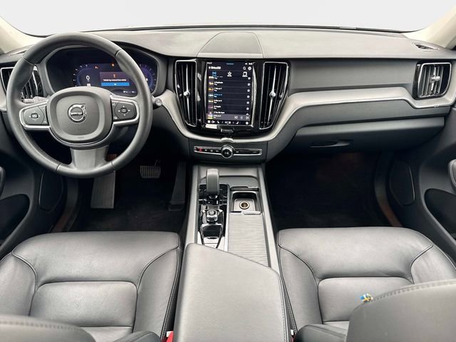 Used 2024 Volvo XC60 B5 Core image 12