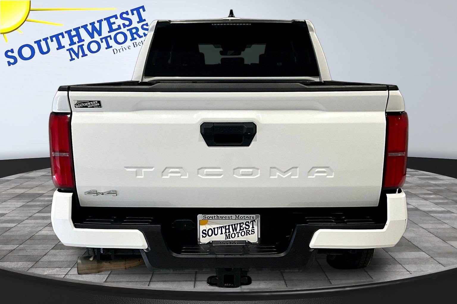 Used 2025 Toyota Tacoma SR5 AWD/4WD image 6