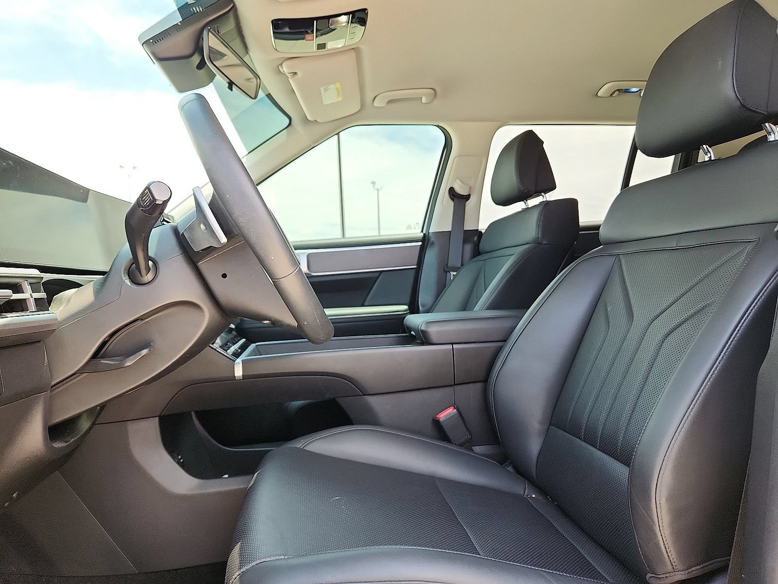 Used 2025 Hyundai Santa Fe SEL FWD image 11