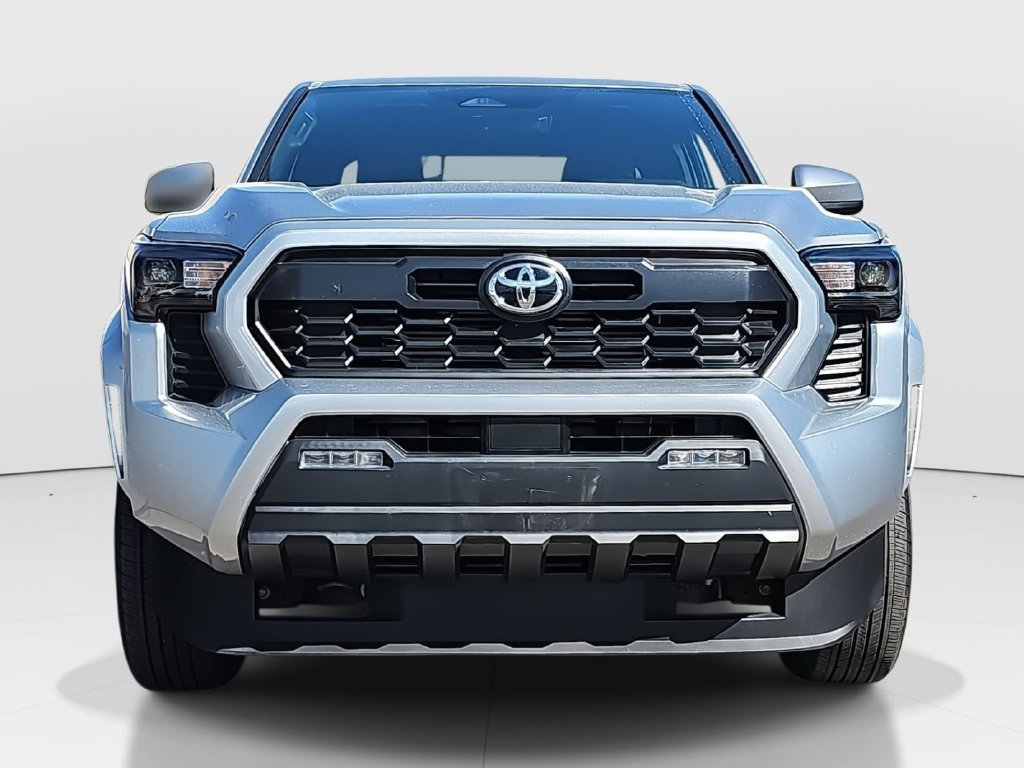 Certified 2025 Toyota Tacoma SR5 AWD/4WD image 2