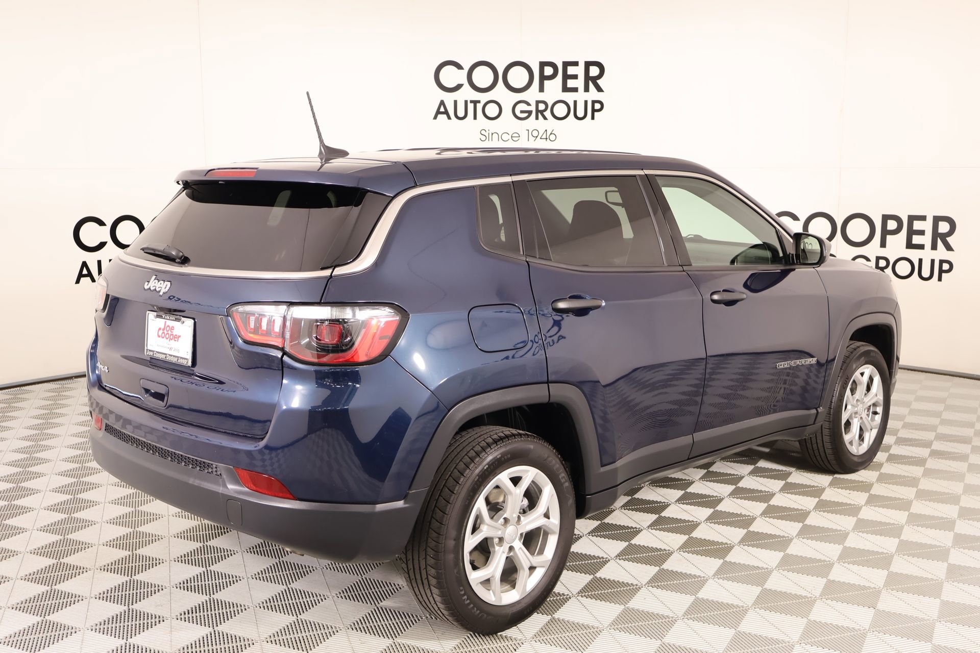Used 2024 Jeep Compass Sport AWD/4WD image 19
