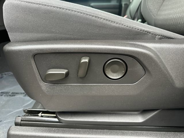 Used 2024 Chevrolet Silverado 1500 LT image 28