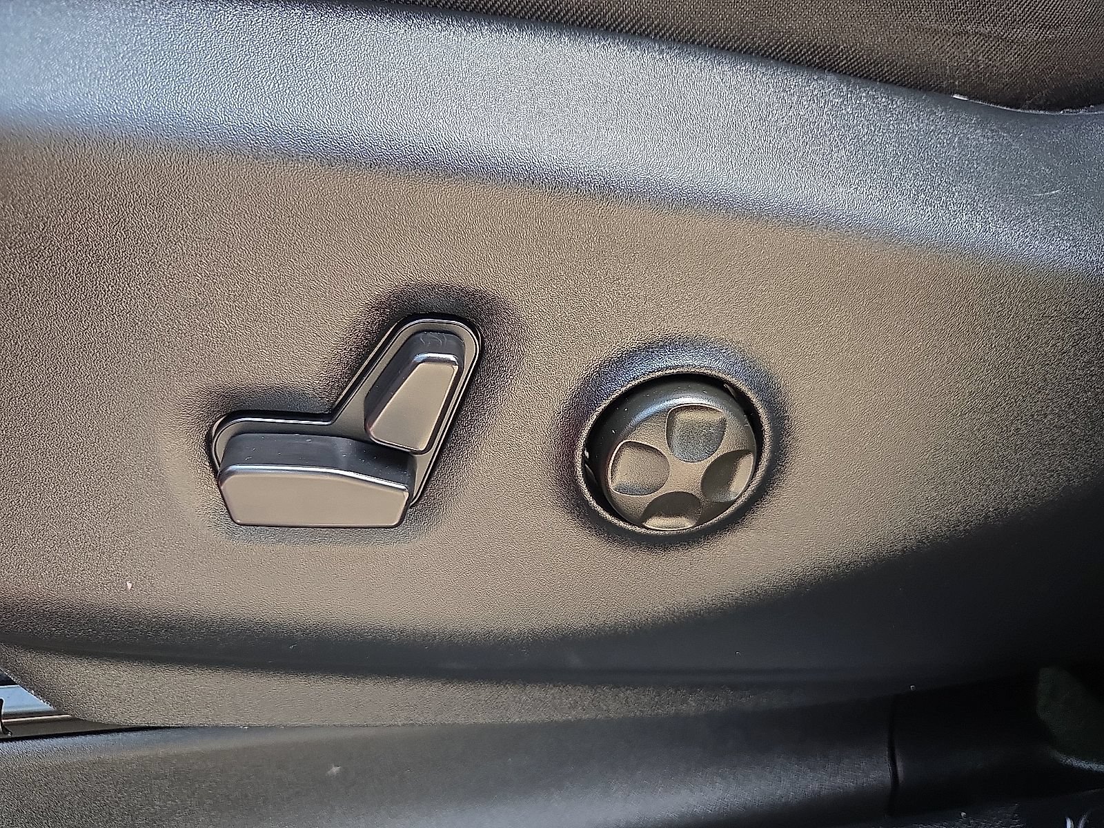 Used 2025 Chrysler Pacifica Select FWD image 17