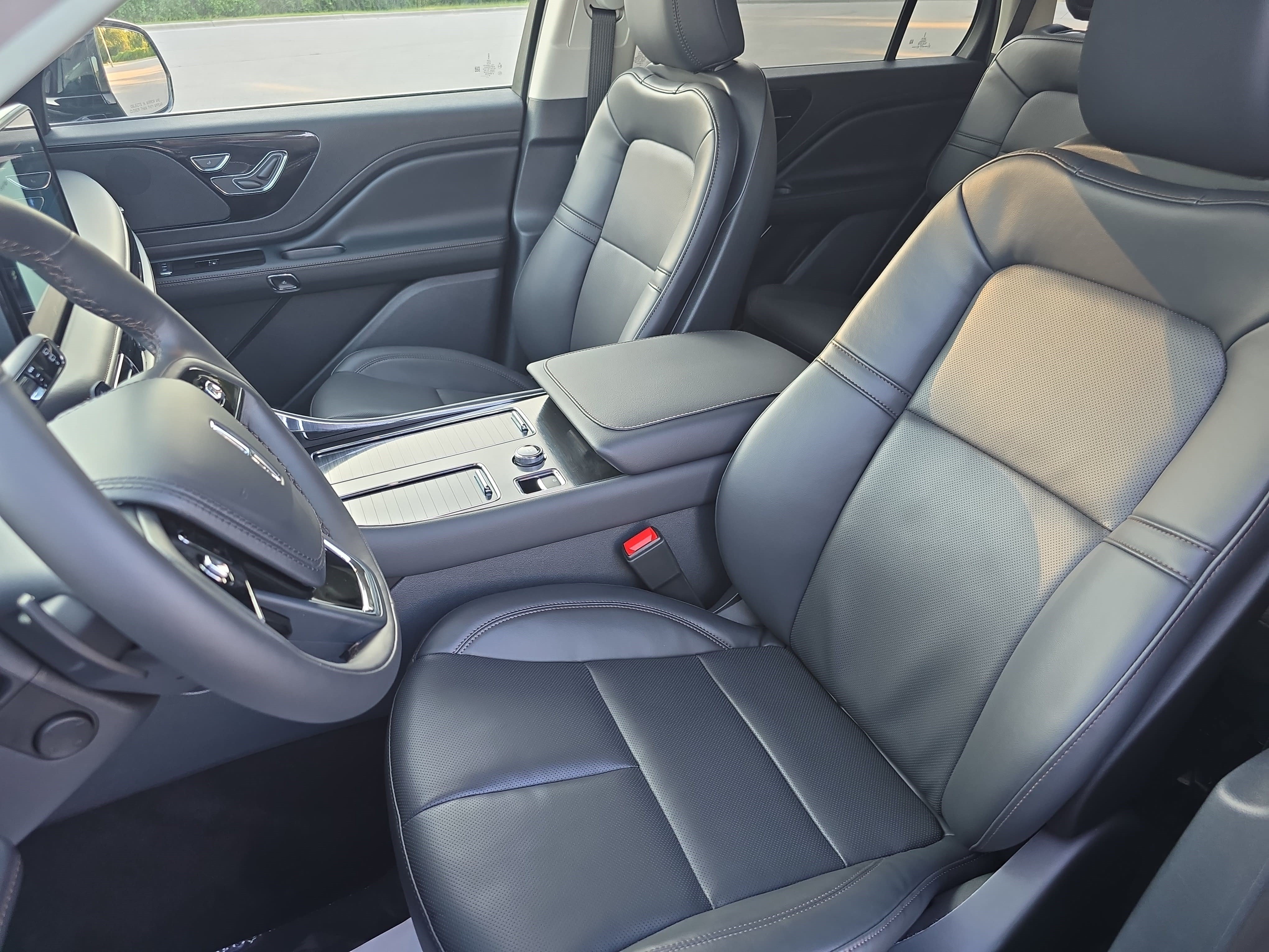 New 2026 Lincoln Aviator 2WD image 16