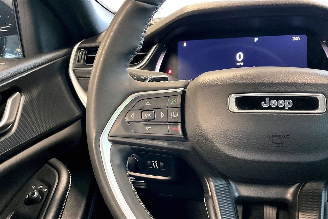 Certified 2023 Jeep Grand Cherokee Altitude AWD/4WD image 30