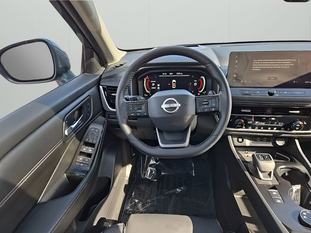 Used 2025 Nissan Rogue SL w/ SL Premium Package image 26