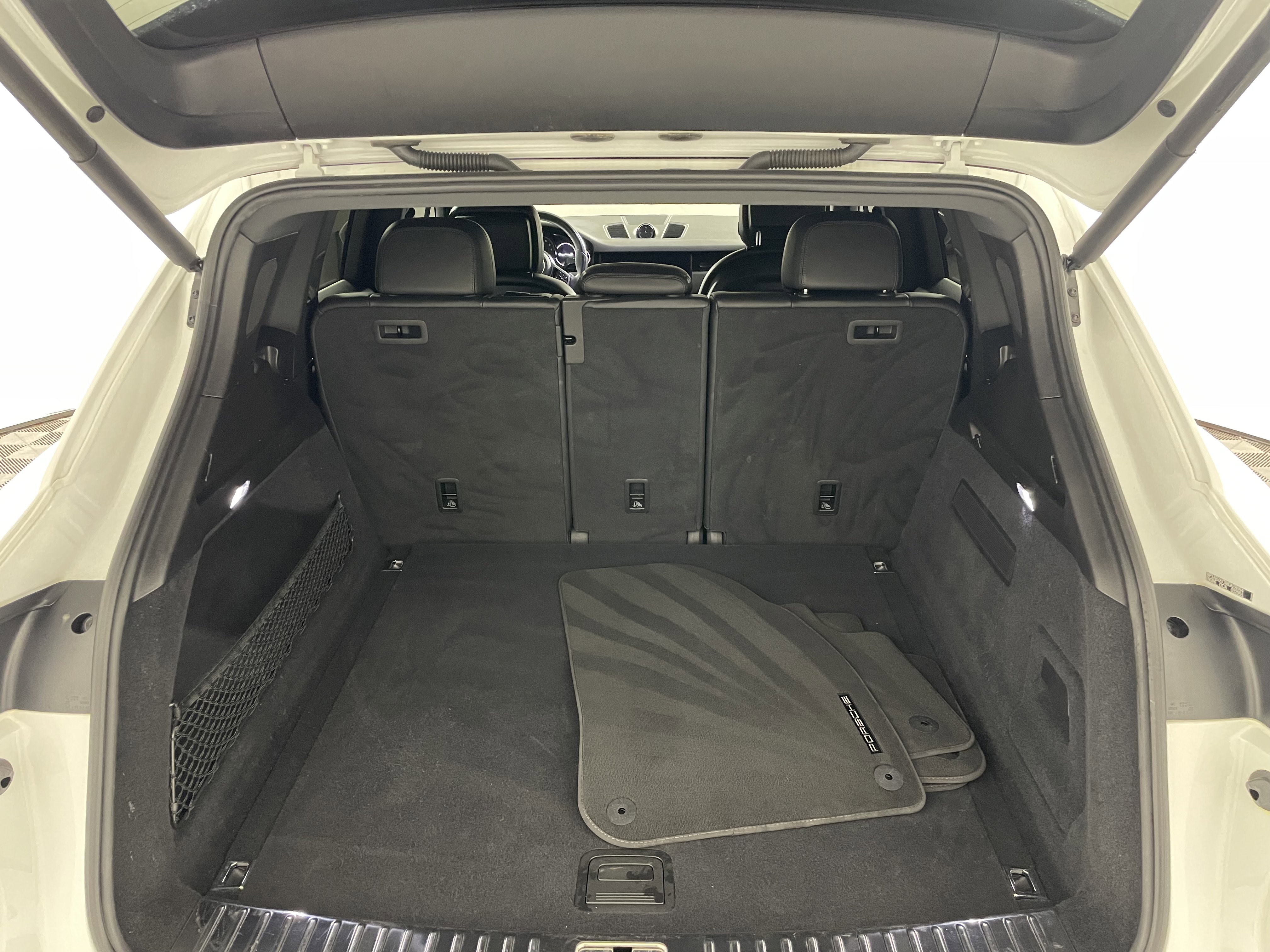 Used 2021 Porsche Cayenne S image 21