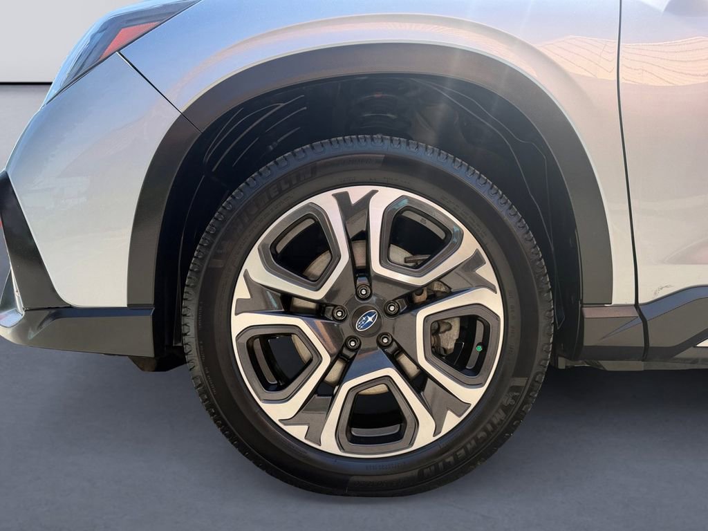 Used 2023 Subaru Ascent Limited AWD/4WD image 9