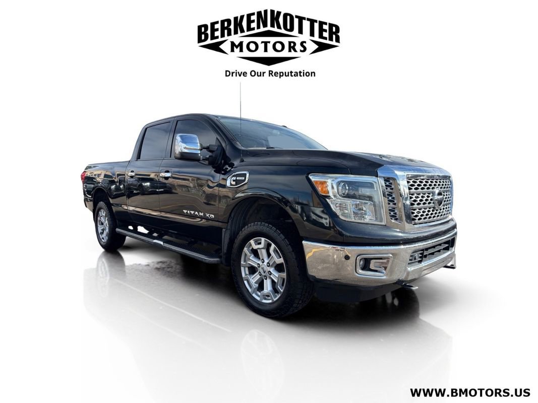Used 2016 Nissan Titan SL image 1