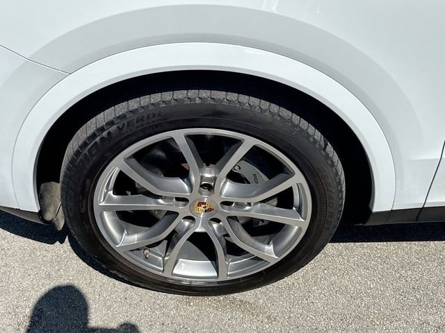 Used 2019 Porsche Cayenne S w/ Premium Plus Package AWD/4WD image 35