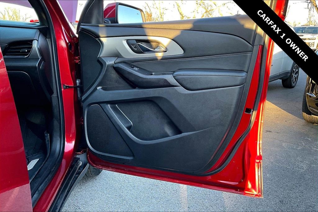 Used 2023 Chevrolet Traverse LT w/ LPO, Floor Liner Package image 27