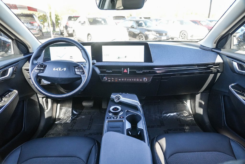 Used 2024 Kia EV6 Light AWD/4WD image 15