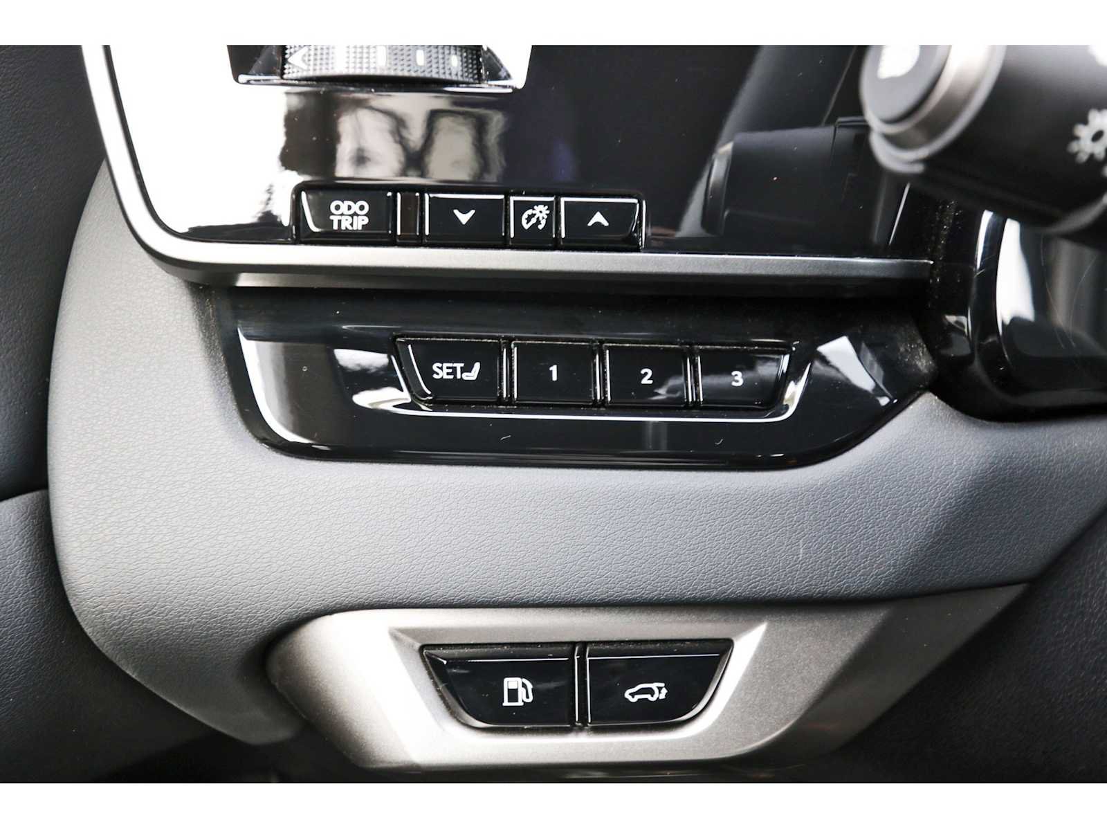 Used 2025 Lexus RX 350 Premium w/ Convenience Package FWD image 19