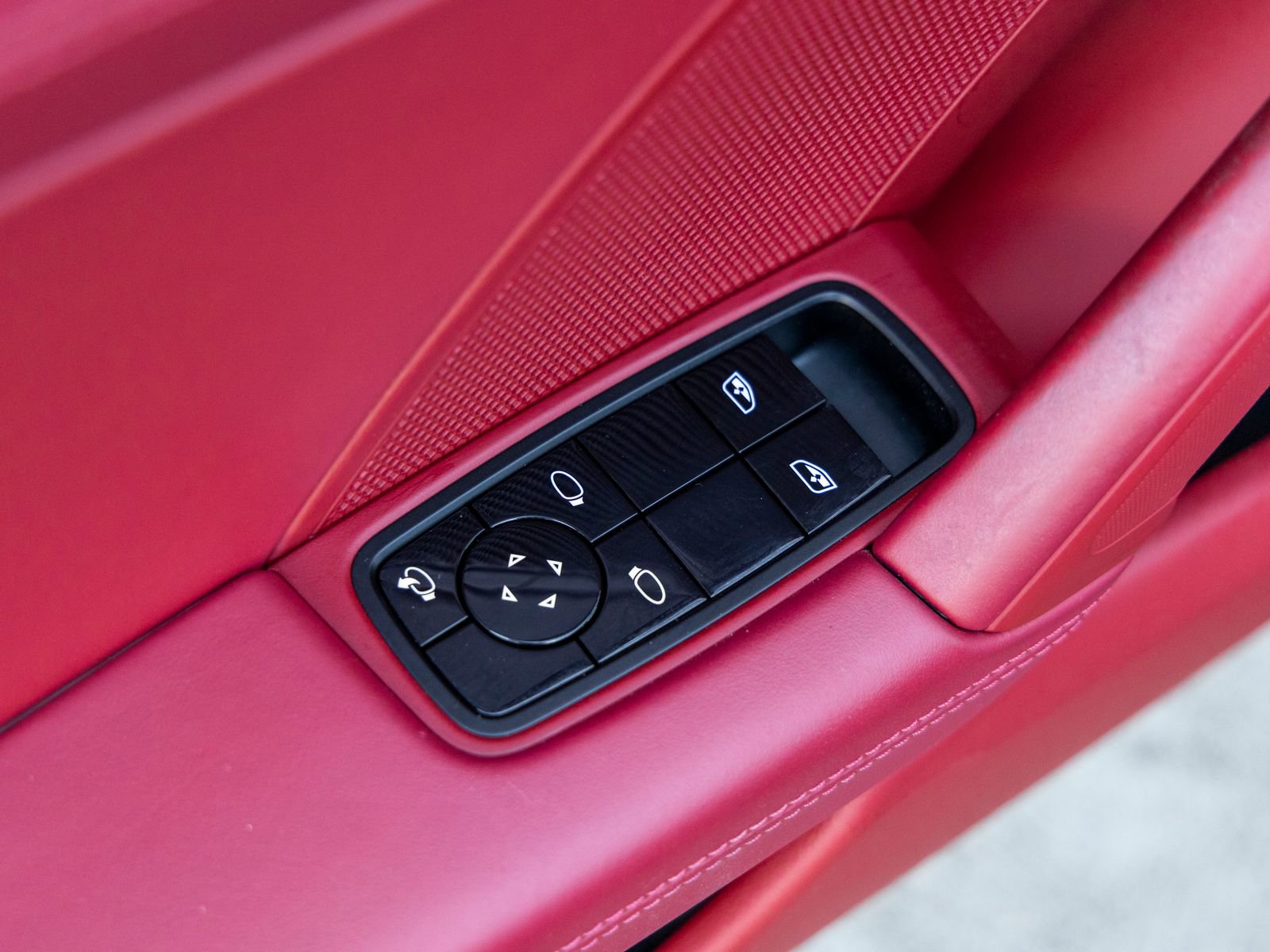 Used 2021 Porsche 911 Turbo S image 25