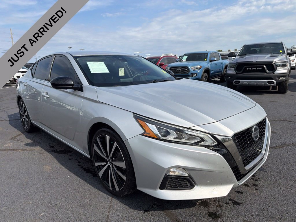 Used 2021 Nissan Altima 2.5 SR FWD image 3