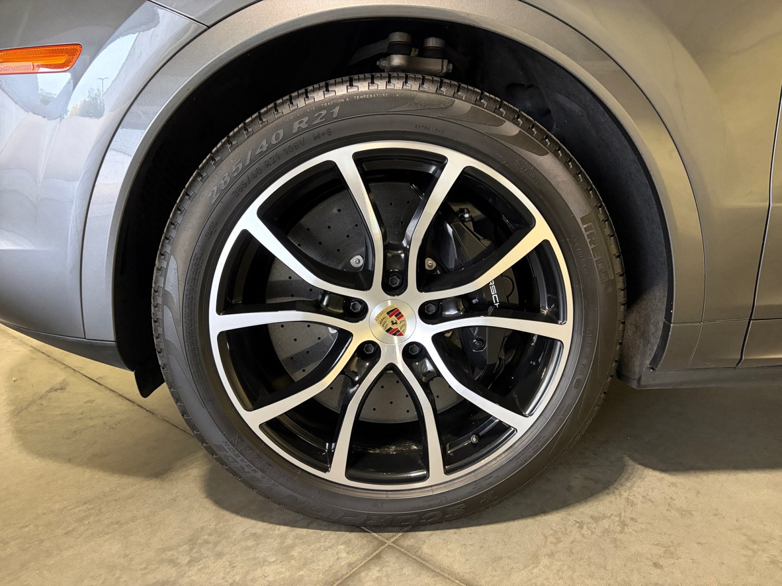 Certified 2023 Porsche Cayenne Turbo S AWD/4WD image 18