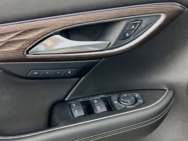 Used 2022 Buick Envision Avenir w/ Technology Package II image 9