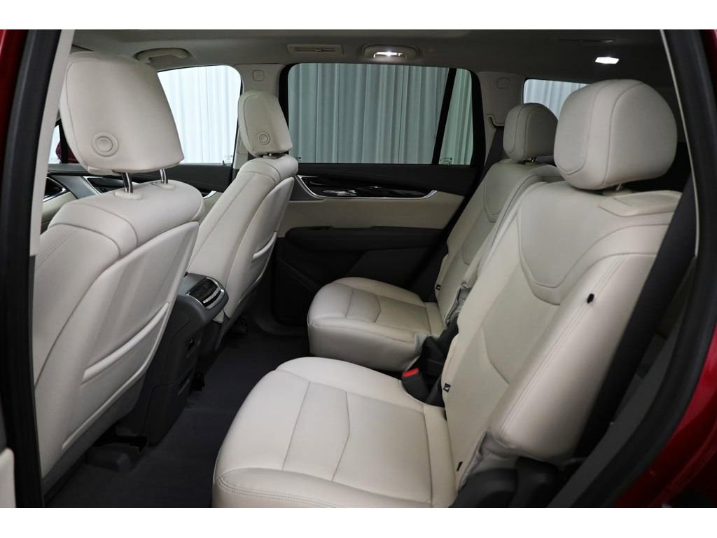 Used 2024 Cadillac XT6 Premium Luxury w/ Technology Package AWD/4WD image 28