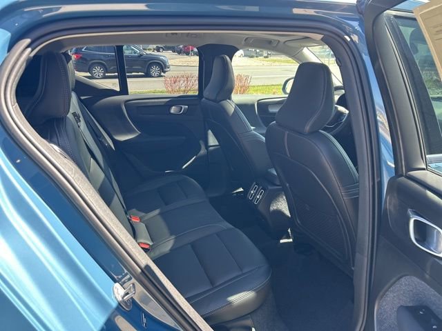 Certified 2025 Volvo XC40 B5 Plus image 13
