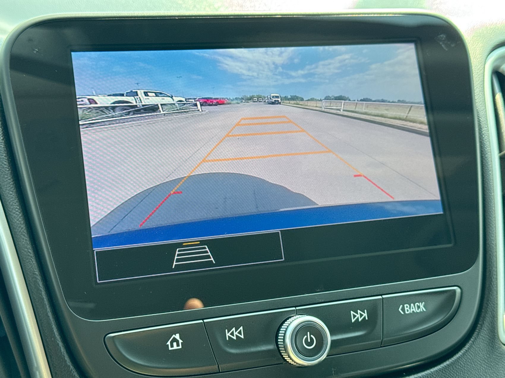 Used 2025 Chevrolet Malibu LT FWD image 17