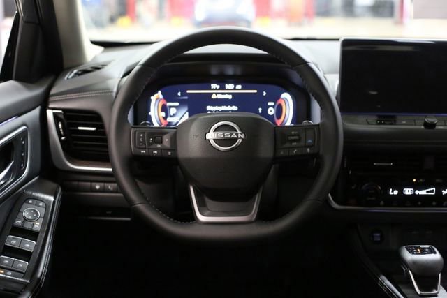 New 2026 Nissan Rogue Platinum image 18