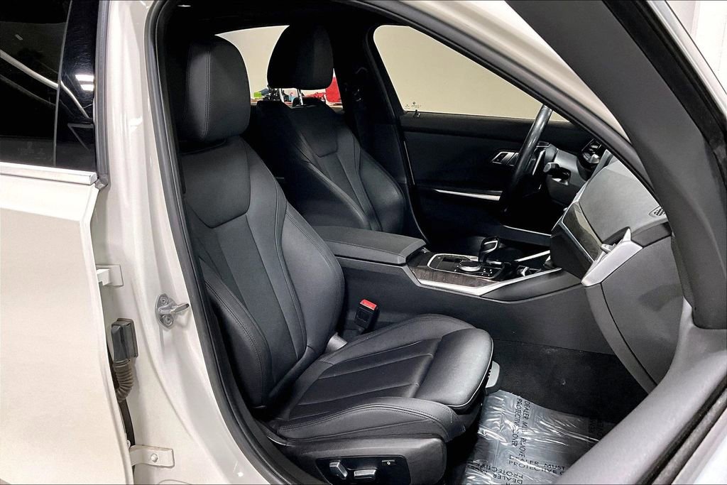 Used 2020 BMW 330i xDrive Sedan AWD/4WD image 9