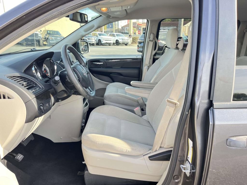 Used 2019 Dodge Grand Caravan SE image 22