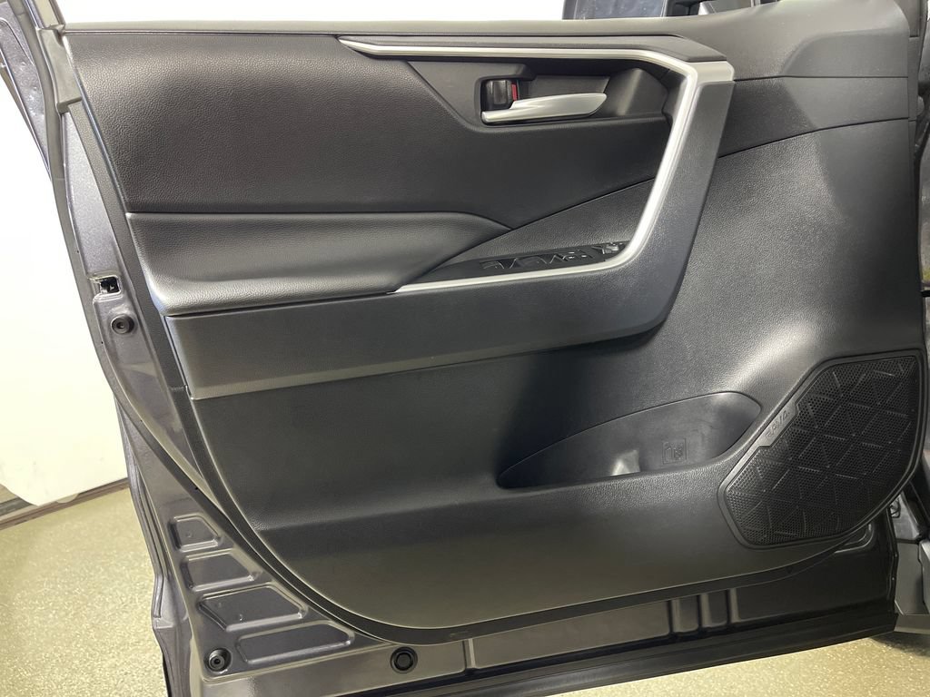 Certified 2025 Toyota RAV4 XLE w/ Convenience Package FWD image 17