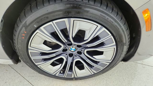Used 2023 BMW i7 xDrive60 image 57