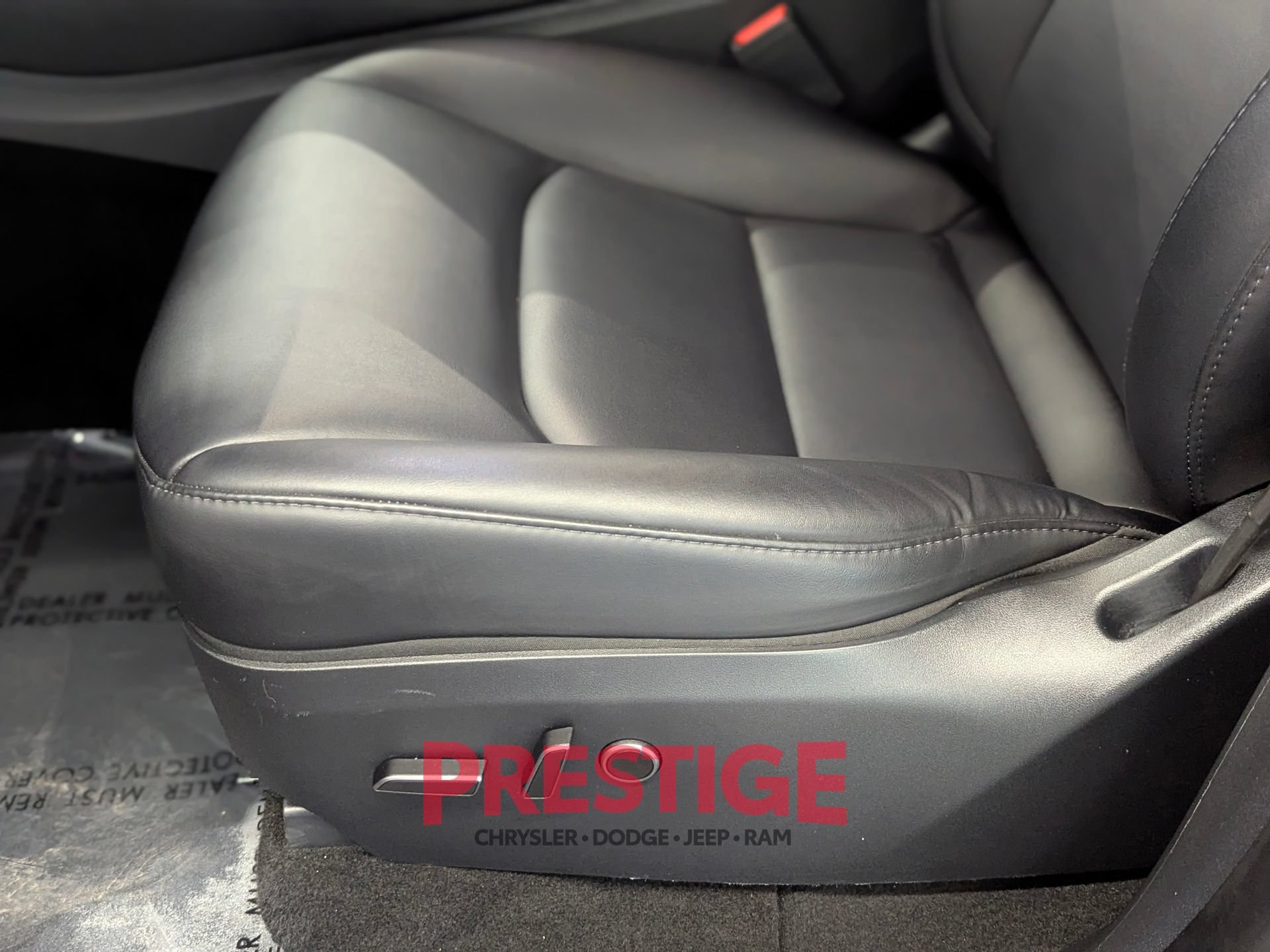 Used 2023 Tesla Model Y Long Range AWD/4WD image 27