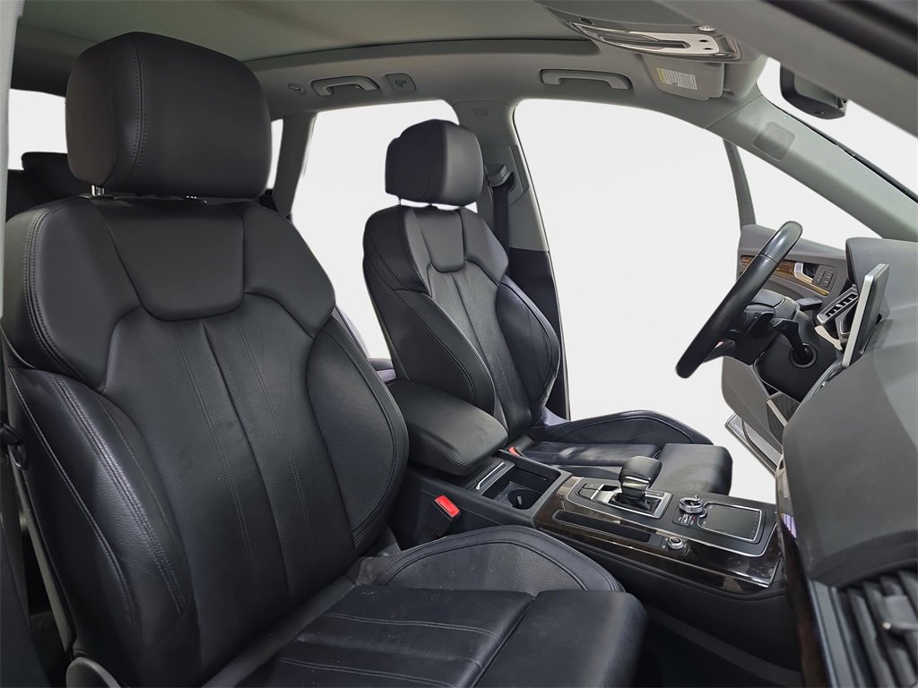 Used 2019 Audi Q5 2.0T Premium Plus w/ Premium Plus Package image 12