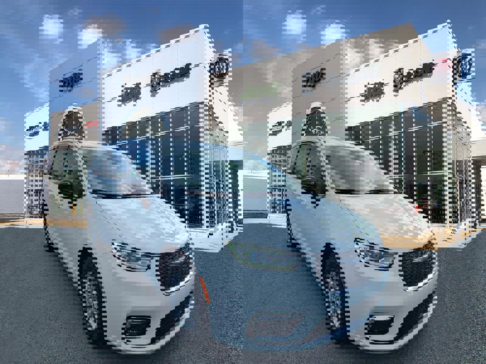 New 2026 Chrysler Pacifica Select