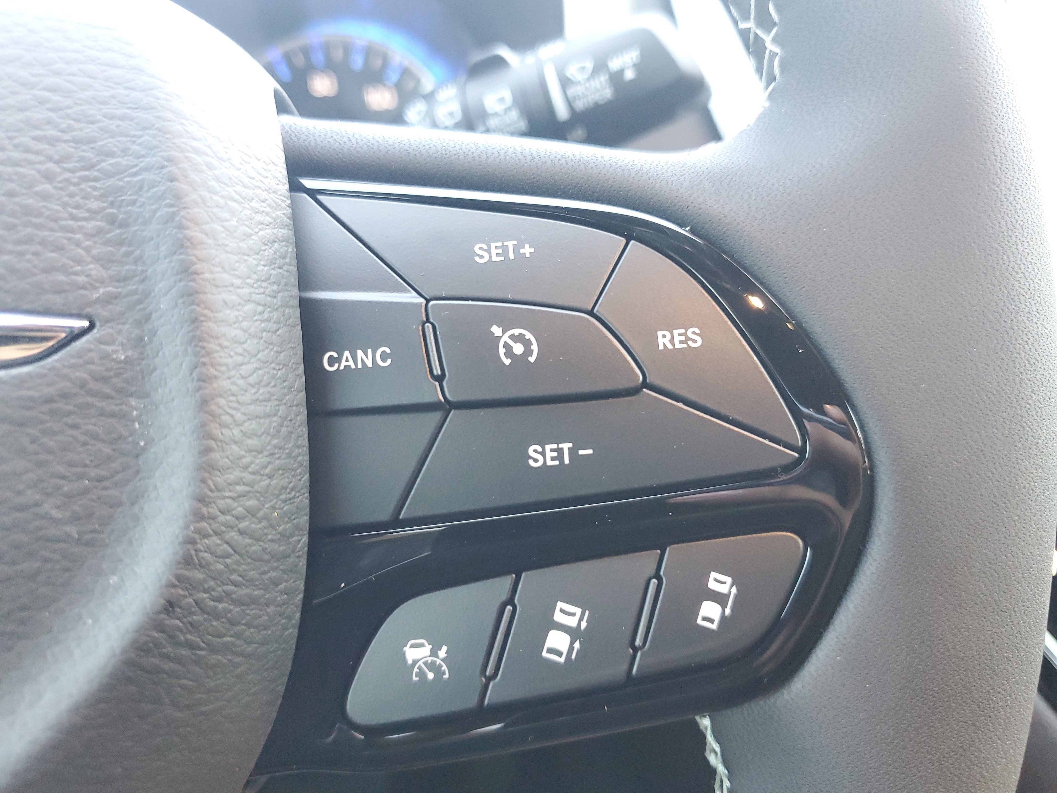 New 2026 Chrysler Pacifica Select w/ S Appearance Package FWD image 13