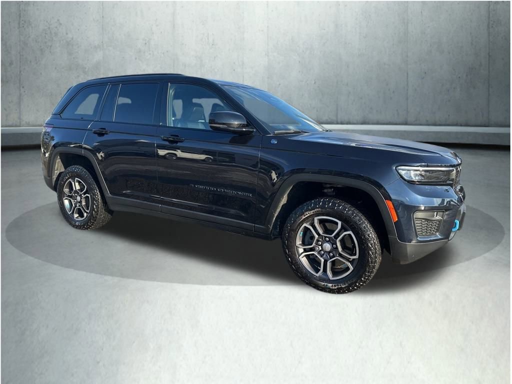 Used 2024 Jeep Grand Cherokee Trailhawk w/ Luxury Tech Group III image 9