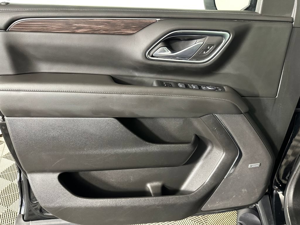 Used 2024 Chevrolet Suburban Z71 AWD/4WD image 28