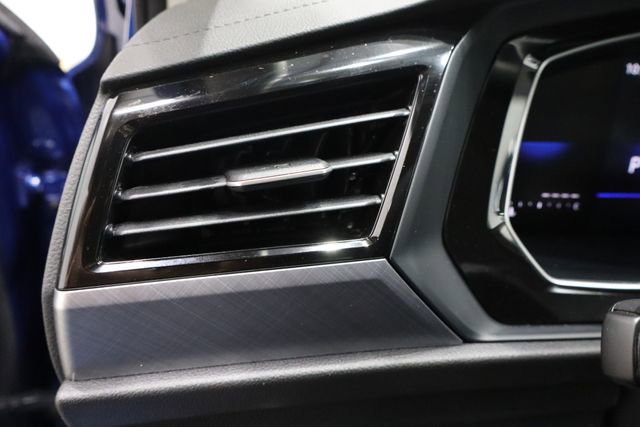 Used 2024 Volkswagen Jetta SE image 17