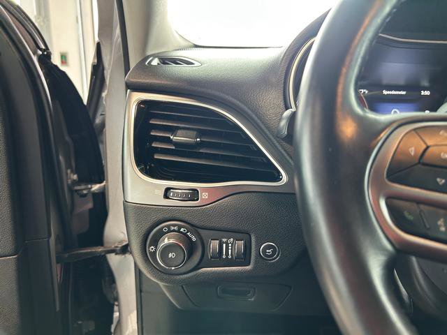 Used 2020 Jeep Cherokee Limited AWD/4WD image 22