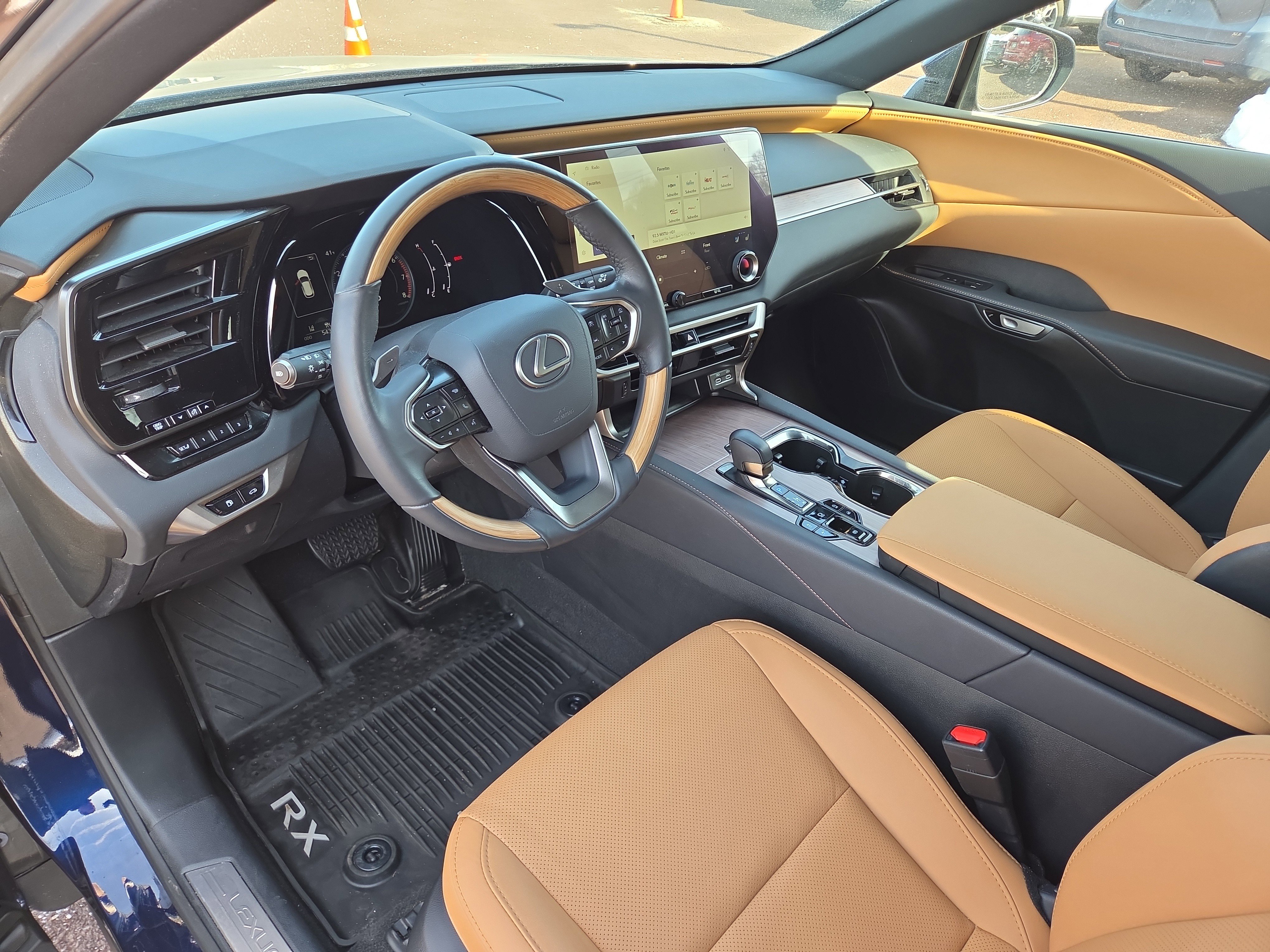 Used 2024 Lexus RX 350 Premium w/ Accessory Package (Z1) image 15