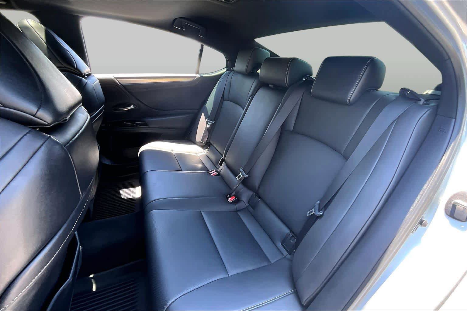 Used 2022 Lexus ES 350 F Sport w/ Accessory Package 2 FWD image 34