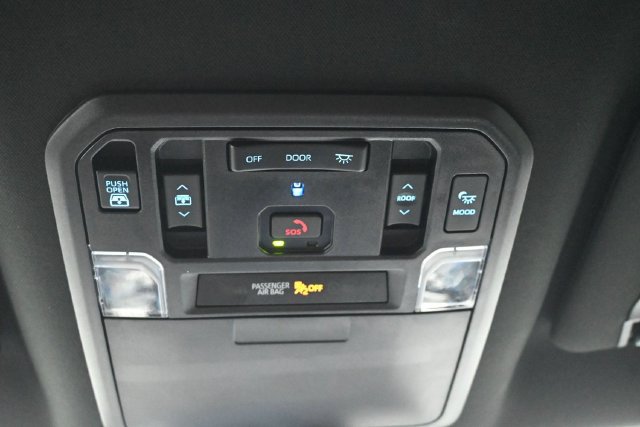 Used 2023 Toyota Tundra Platinum w/ Advanced Package AWD/4WD image 8