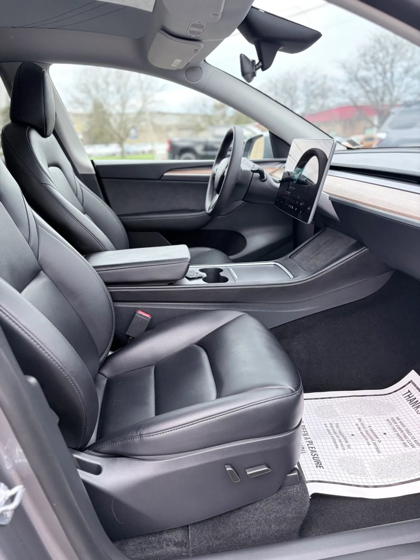 Used 2025 Tesla Model Y Performance image 38