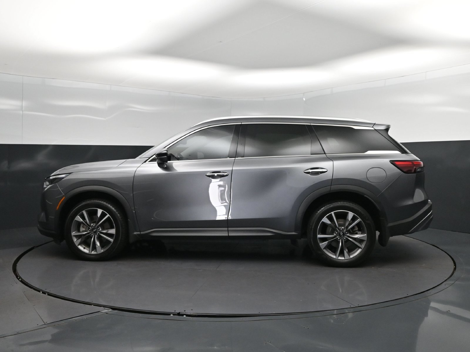 Certified 2022 INFINITI QX60 Luxe w/ Cargo Package FWD image 4